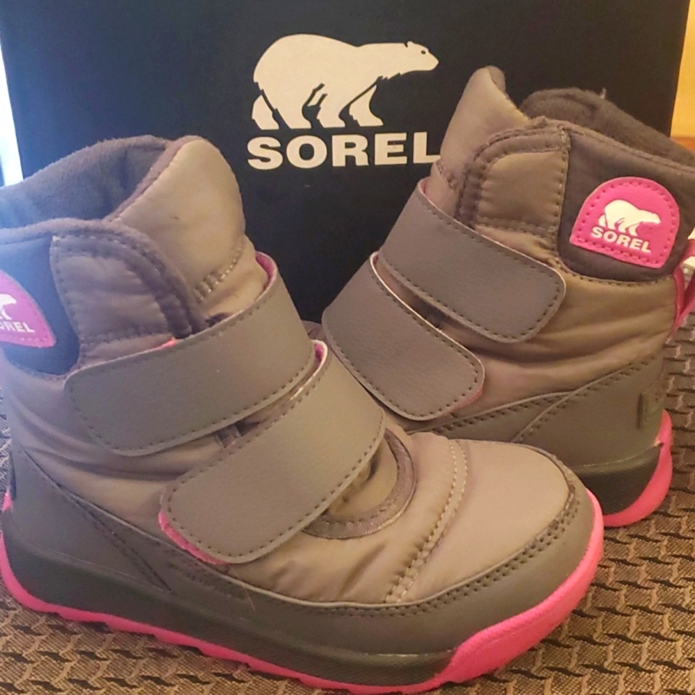 Sorel whitney II strap winter boots girls size 10 dark grey and purple pink